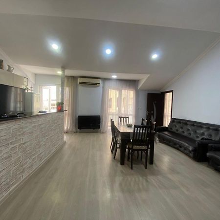 Apartment On Luka Asatiani 2 Batumi Exterior photo